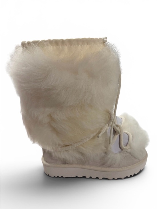 UGG Shoes - UGG Women's Classic Tall Chalet Boot Size 9 NWT